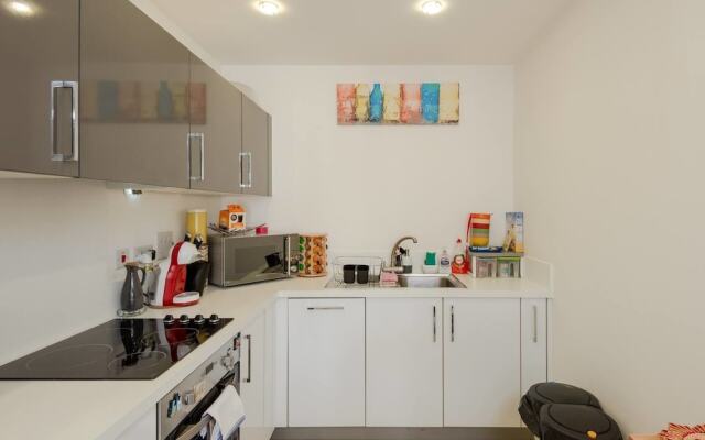 Lovely 1Br Flat For 2 Bromley By Bow