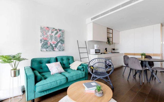 Perfect Location 2 Bdrs Apartment@glen Waverley