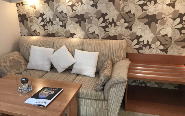 Eney Hotel