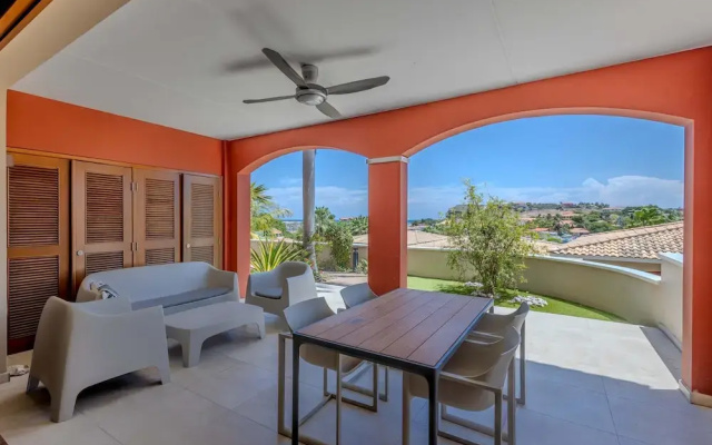 Spanish Water Apartments - Garden View