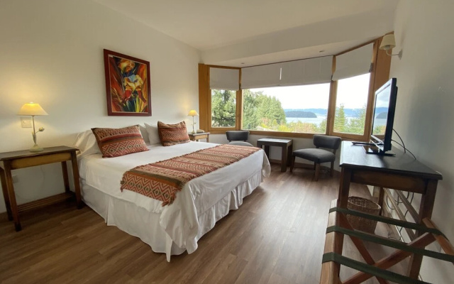 Hosteria Puertas Del Sol by Visionnaire