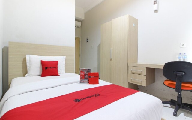 RedDoorz Plus near UPN Jogjakarta 2