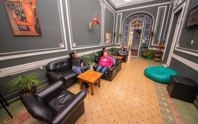 Hostel Alvear