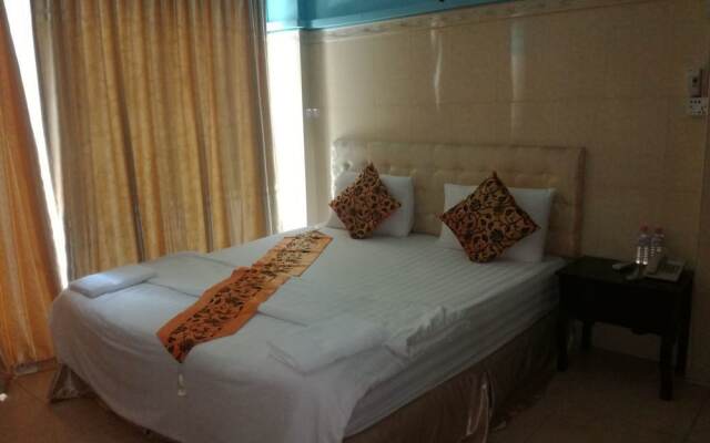 Ruchi India Restaurant & Guesthouse - Hostel