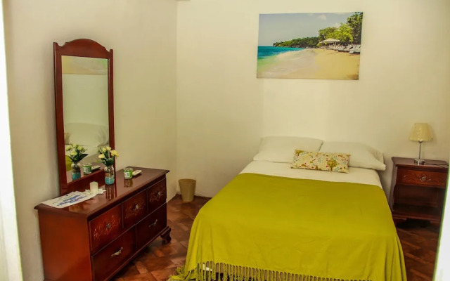 Sunshine Lodge- Your Home Away From Home