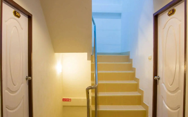 OYO 996 Phunara Residence