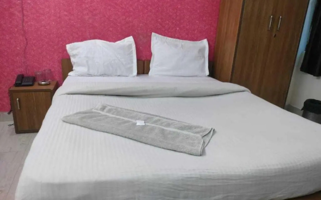 Capital O 93478 Airport Icon Inn