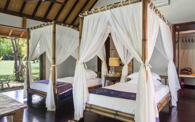 Sira Beach House