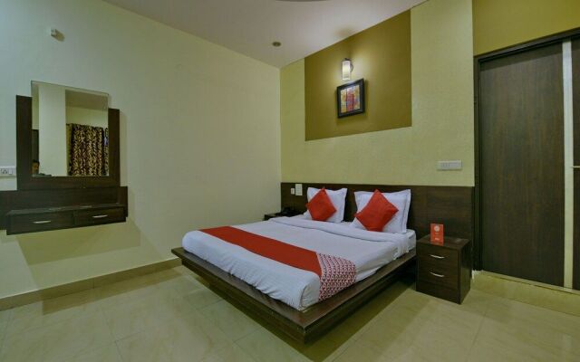 OYO 11754 Hotel Classic 7