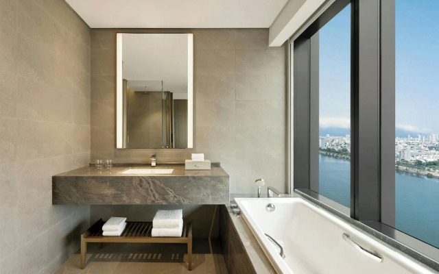 Courtyard by Marriott Danang Han River