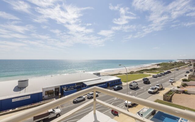 Gold Sands Beach Apartment
