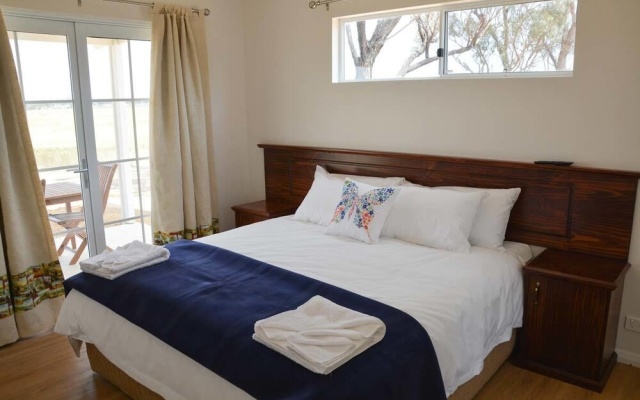 Mary's Farm Cottages – Guest Rooms – North Kukerin