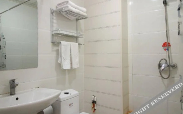 Haiyang Yinglun Boutique Hotel