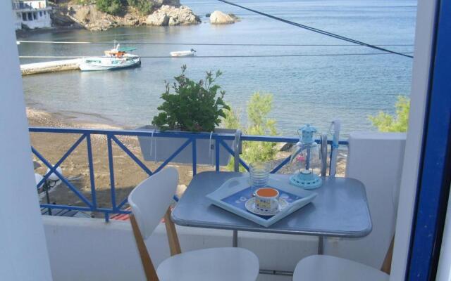Alkistis Cozy By The Beach Apt In Ikaria Island, Therma 1st Floor