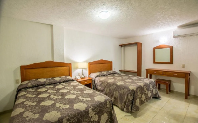 Suites Poliforum Inn