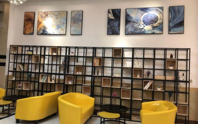 Haitao Hotel (Zhaoqing Seven Star Rock Archway Scenic Spot)