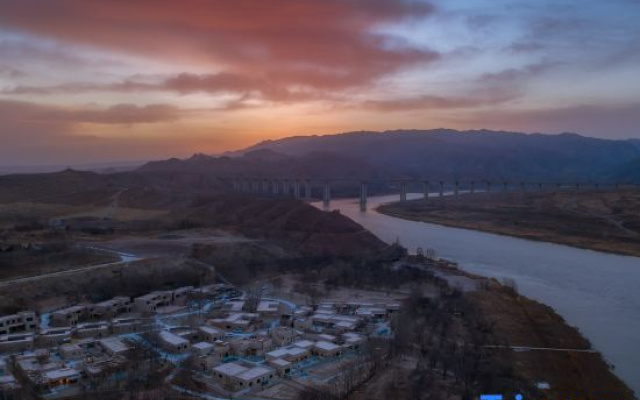 LOSTVILLA(Zhongwei Yellow River Dormitory)