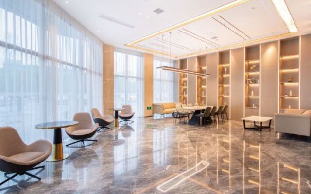 Lavande Hotel (Wuhan Optics Valley South Central University for Nationalities)