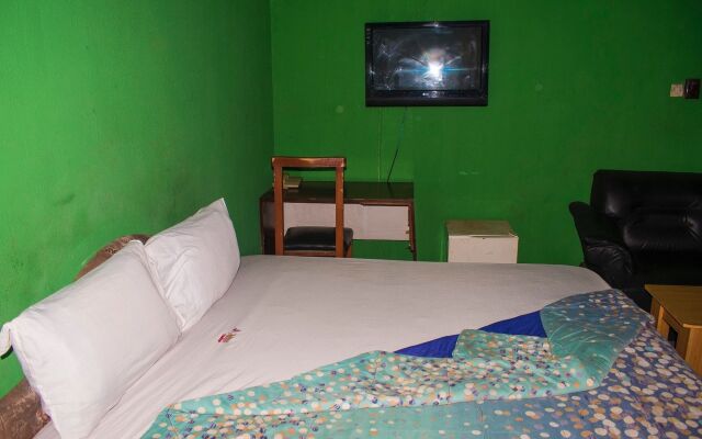 Jolac Hotel And Suites