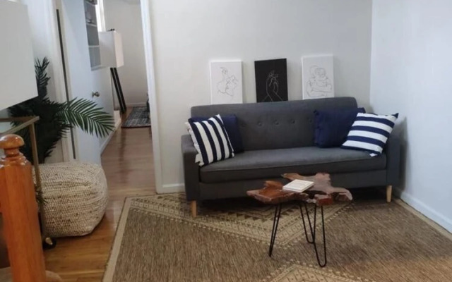 Dazzling Decent 1 Bedroom Apartment