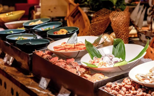 Guangdong International Building （South Gate 2）