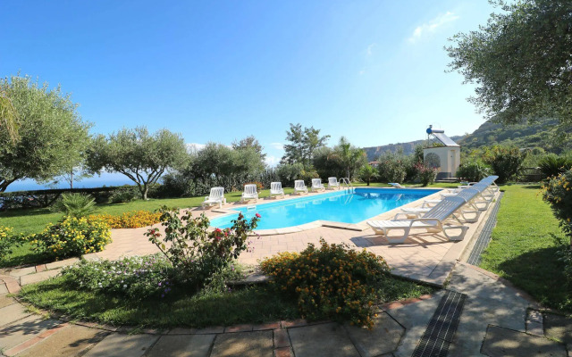 Villa Garden