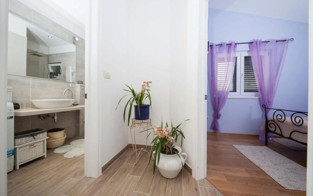 House Mario in Podgora, jacuzzi