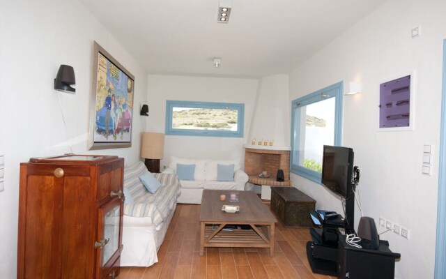 Beautiful 8-person Family Villa with Great Views by VillaRentalsgr