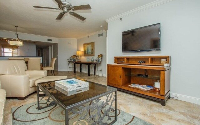 Som 503 - Somerset 2 Bedroom Condo by Redawning