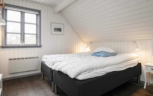 8 Person Holiday Home in Frorup