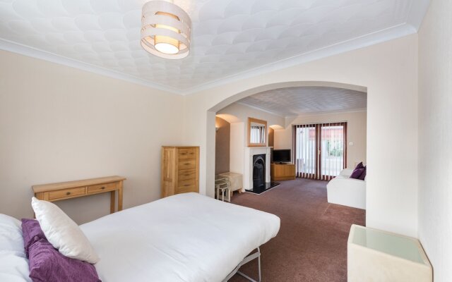 Soyinka Lodge 3-Bedroom House