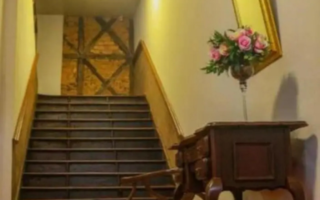 Reviver Hostel
