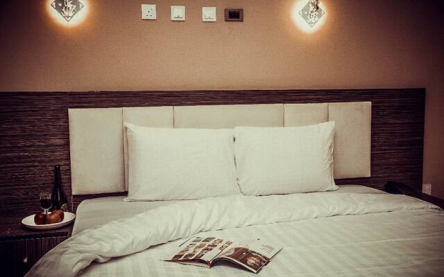 Mo-House Hotel and Event Center