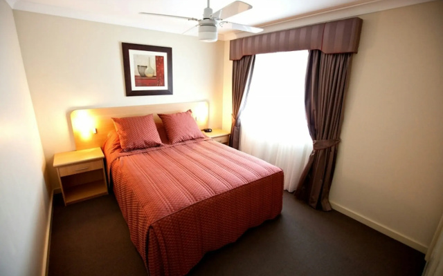 Cattleman's Country Motor Inn & Serviced Apartments