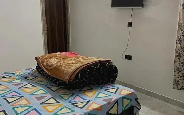 Oyo Flagship 808003 Hotel Bhavya Inn