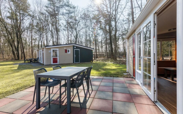 Tasteful Chalet With Combi-microwave, Next to a Nature Reserve