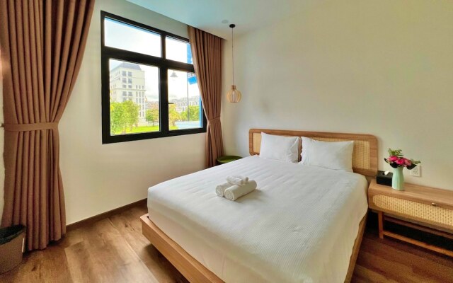 S79 Sofia Good and Good Grand World