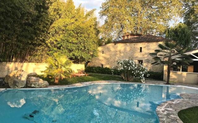 Moulin de Rioupassat Chambres d'Hôtes de Charme