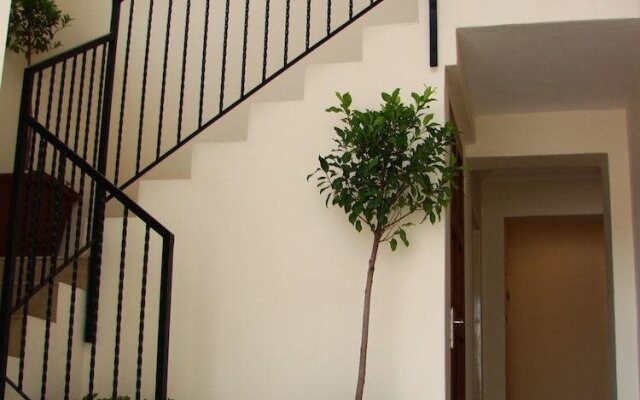 17 on 13th Guest House
