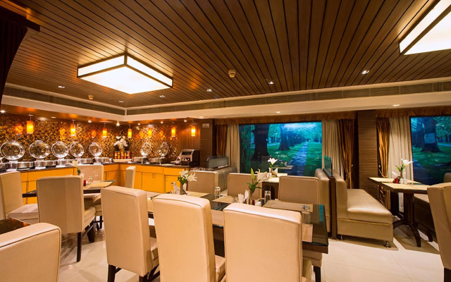 Hotel Shanti Palace