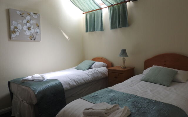 Newton House Hotel
