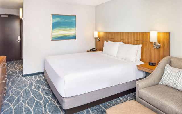 Hyatt Place Waikiki Beach