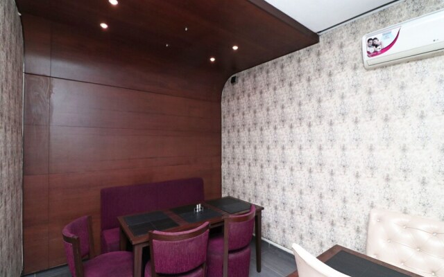 OYO 16006 Hotel Meedo's Grand
