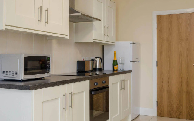 Giant Serviced Apartments