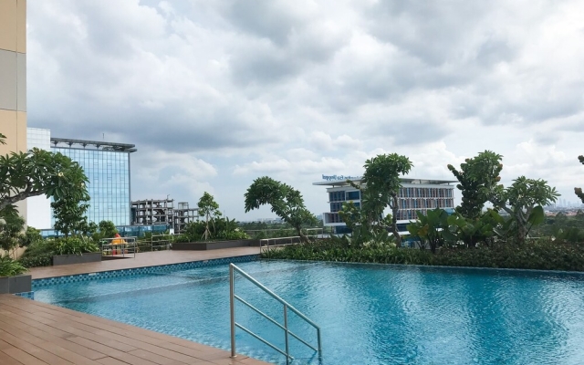 Elegant And Comfy Studio At Sayana Apartment