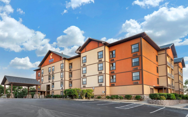 Comfort Inn & Suites Branson Meadows