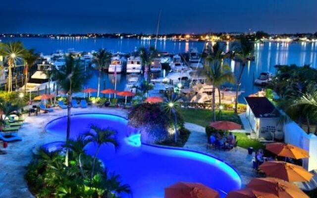 Paradise Harbour Club & Marina