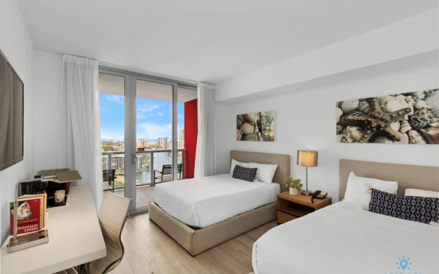 Deluxe Studio Amazing View Pininfarina Design