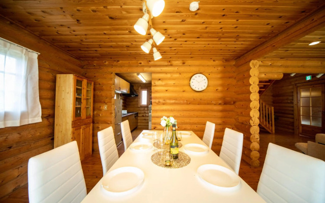 Awaji Large Log House in Goshiki 2