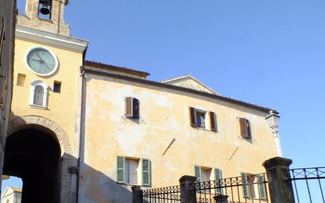 Cottage From 14th Century In Le Marche Region